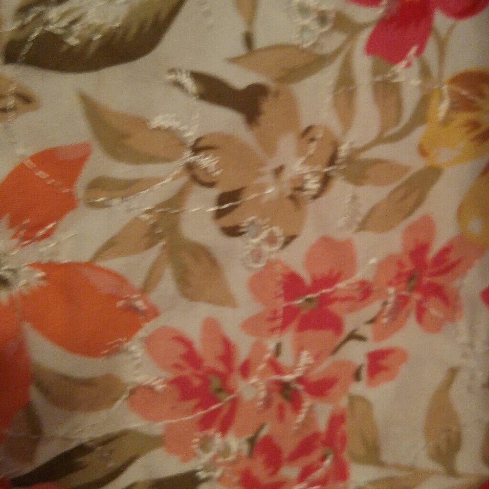 Size 22/24 Flowered cotton eyelet blouse
